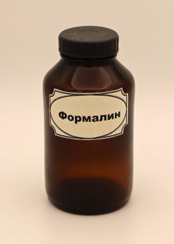 Флакон с этикеткой «Формалин»